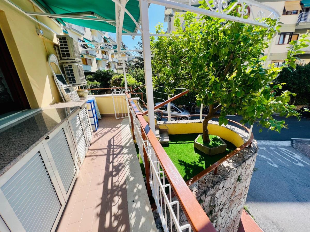 Treehouse Sorrento Apartment Exterior foto